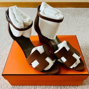 HERMES Calfskin Legend Wedge Sandals 39.5 Gold